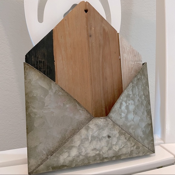 Tri-Color Letter Box - Picture 2 of 3